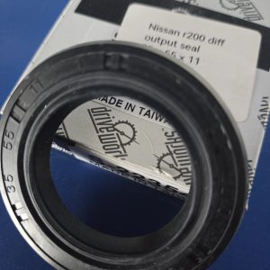 Nissan R200 Diff Output Seal
